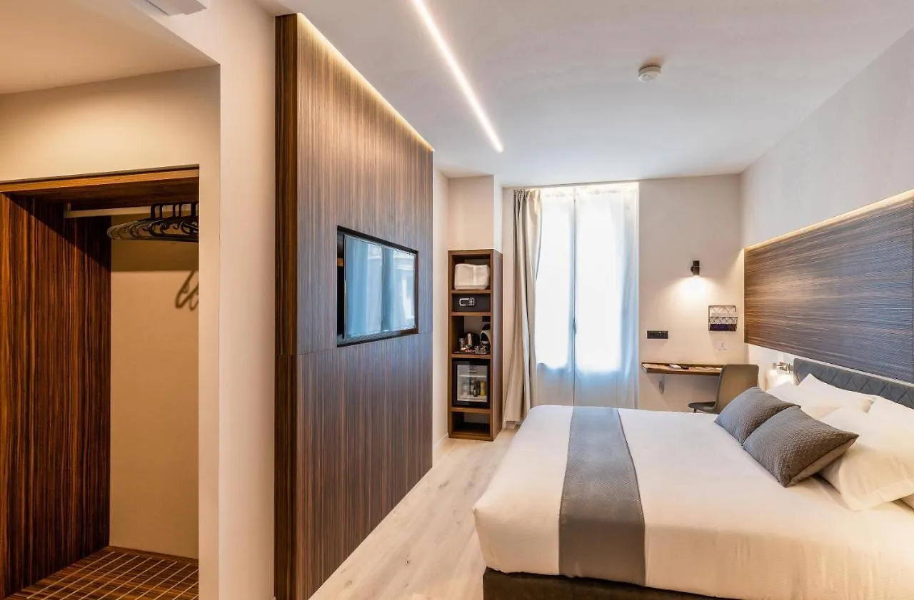 Aiello Hotels - Duomo Милан 0*,