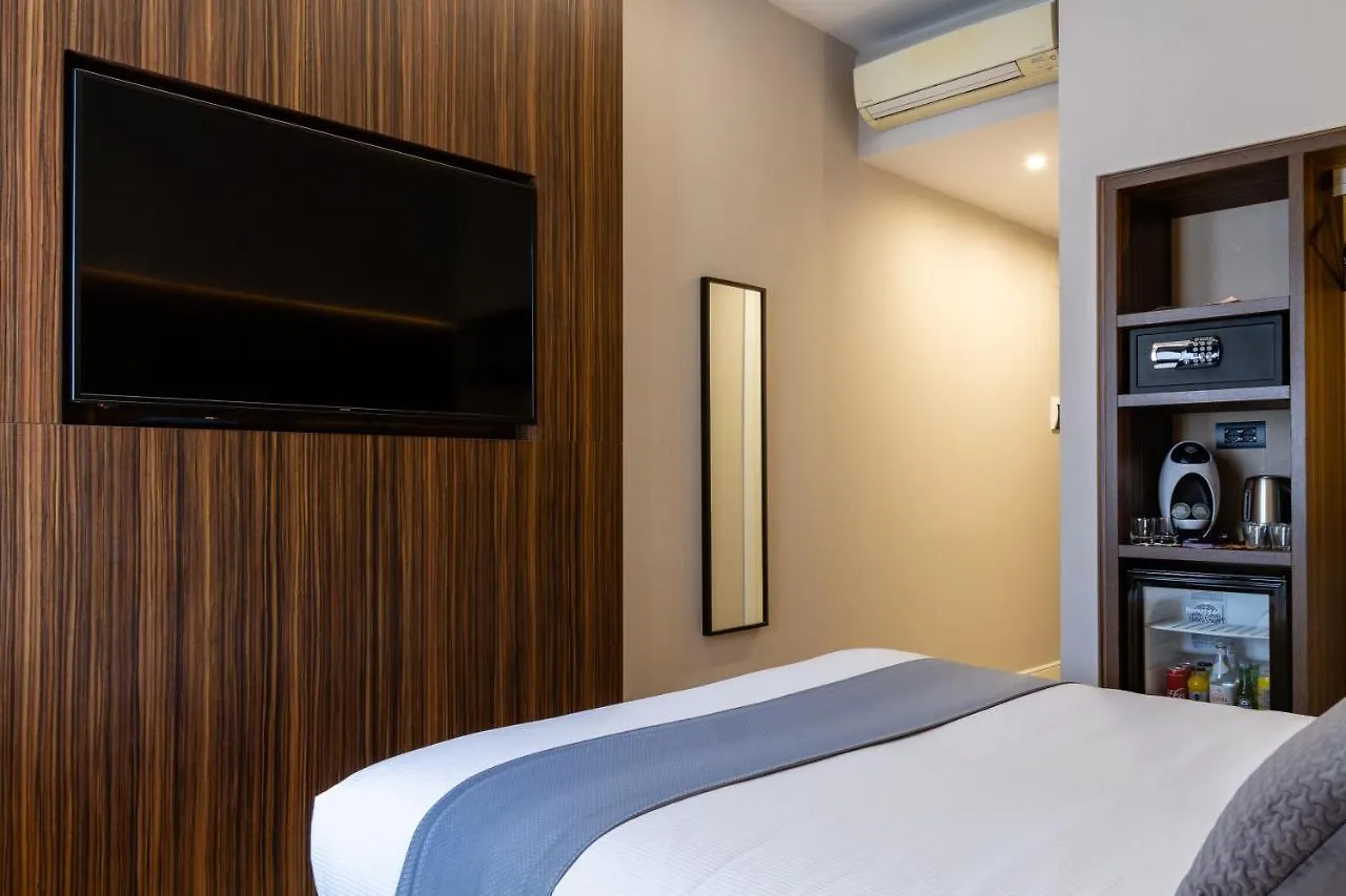 Aiello Hotels - Duomo Milano 0*,  İtalya