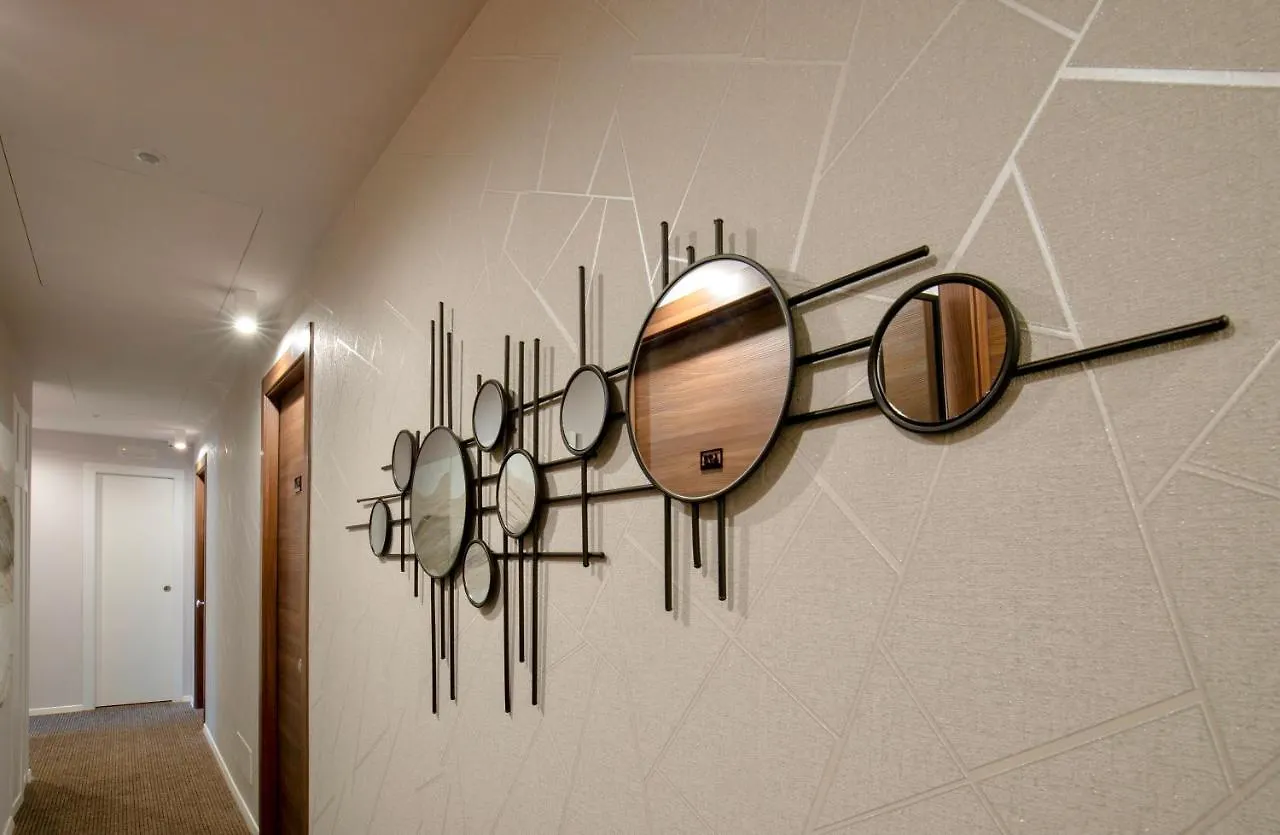 Ah - Duomo Essence Hotel Milan