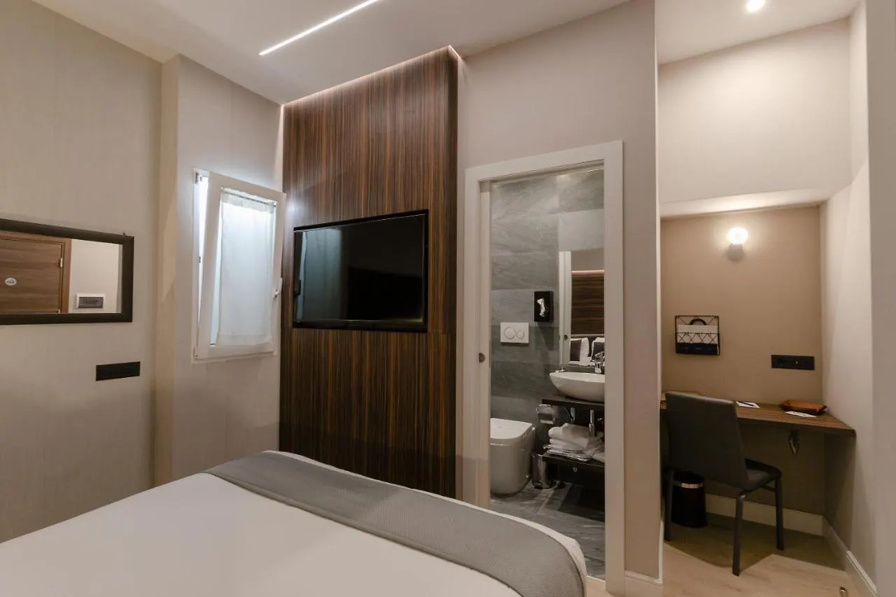 Ah - Duomo Essence Hotel Milan Italy